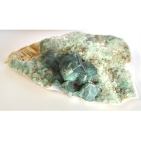 Fluorite green rough 1PC (1)