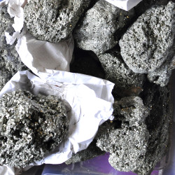 Pyrite clusters 7-15cm 1KG