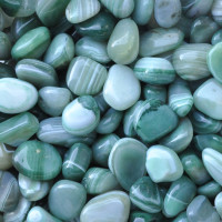 Agate green tumbled stones (XL) 250GR